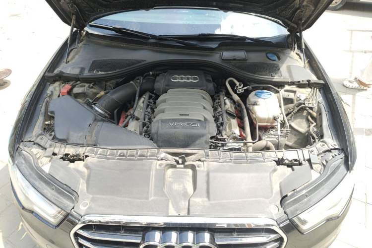 Used Audi A6L 2014 35 FSI quattro Luxury Model Engine Bay
