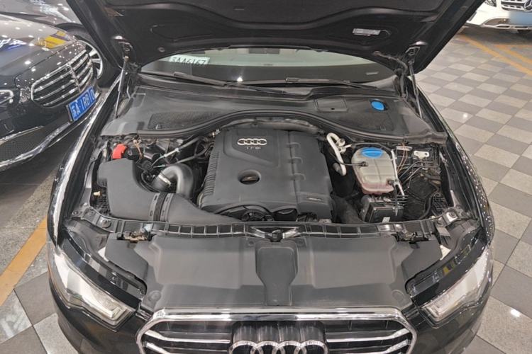 Used Audi A6L 2014 TFSI Standard Model Engine Bay