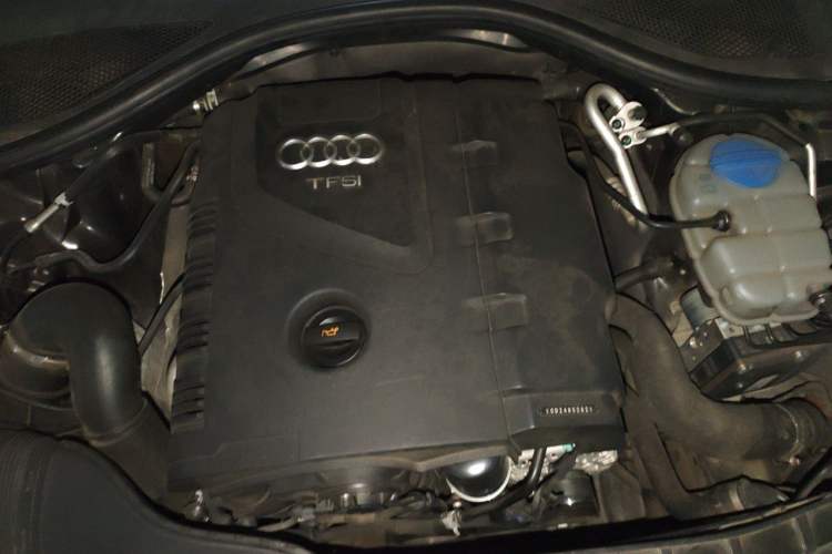 Used Audi A6L 2014 TFSI Standard Model Engine Bay