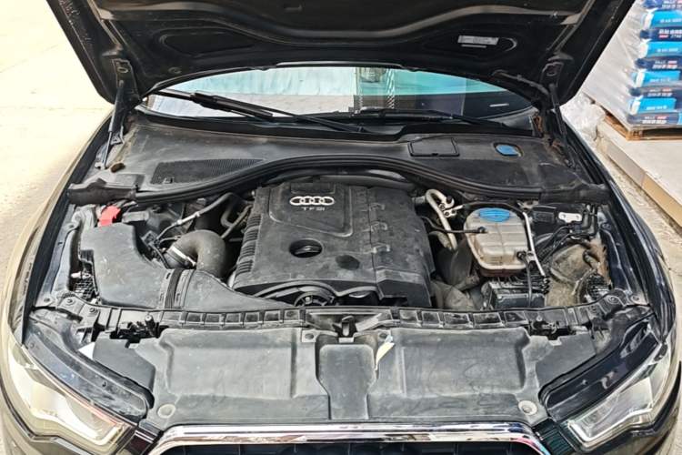 Used Audi A6L 2014 TFSI Standard Model Engine Bay