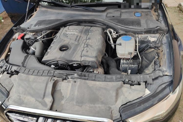 Used Audi A6L 2014 TFSI Standard Model Engine Bay