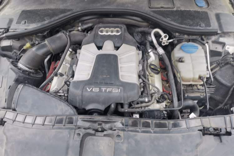 Used Audi A6L 2014 50 TFSI quattro Luxury Model Engine Bay
