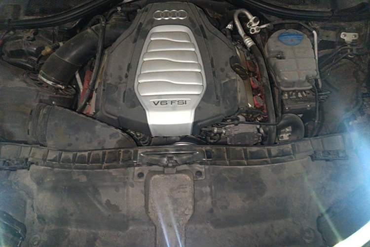Used Audi A6L 2014 30 FSI Comfort Model Engine Bay