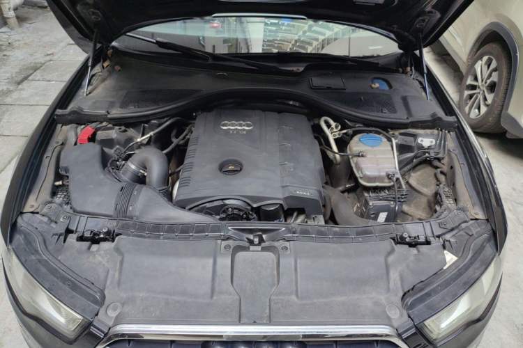 Used Audi A6L 2014 TFSI Standard Model Engine Bay