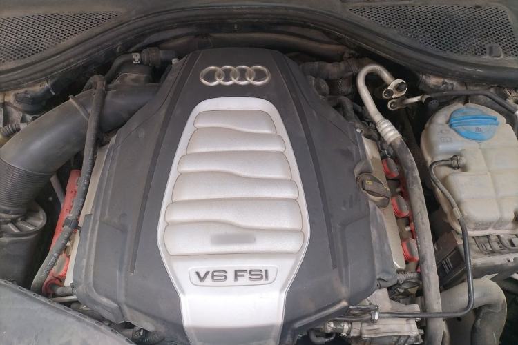 Used Audi A6L 2014 30 FSI Comfort Model Engine Bay