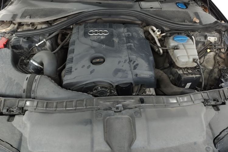Used Audi A6L 2014 TFSI Standard Model Engine Bay