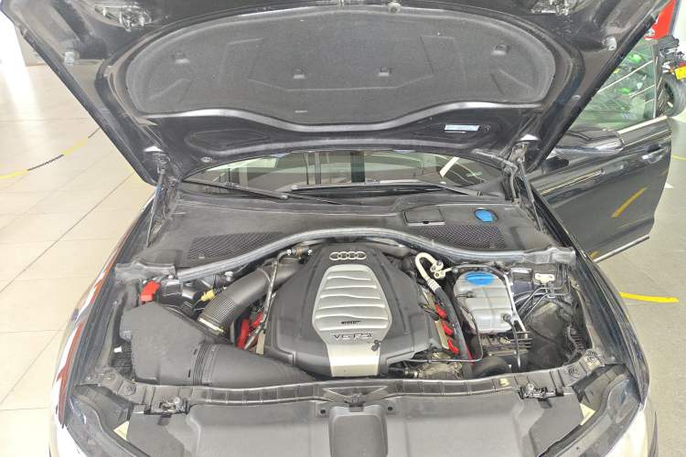 Used Audi A6L 2014 30 FSI Luxury Model Engine Bay