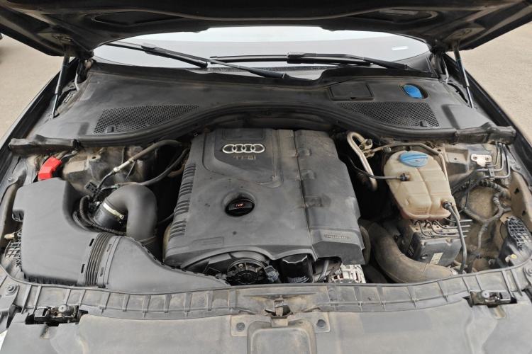Used Audi A6L 2014 TFSI Standard Model Engine Bay