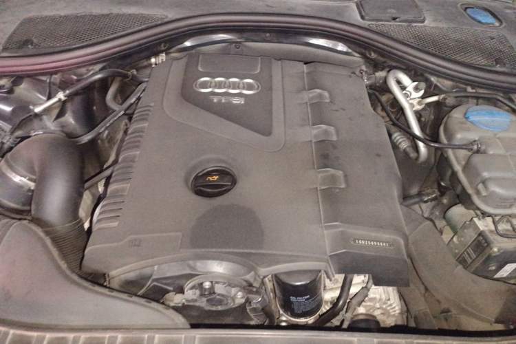 Used Audi A6L 2014 TFSI Standard Model Engine Bay
