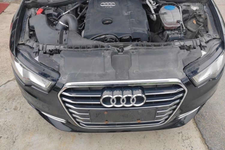 Used Audi A6L 2014 TFSI Standard Model Engine Bay