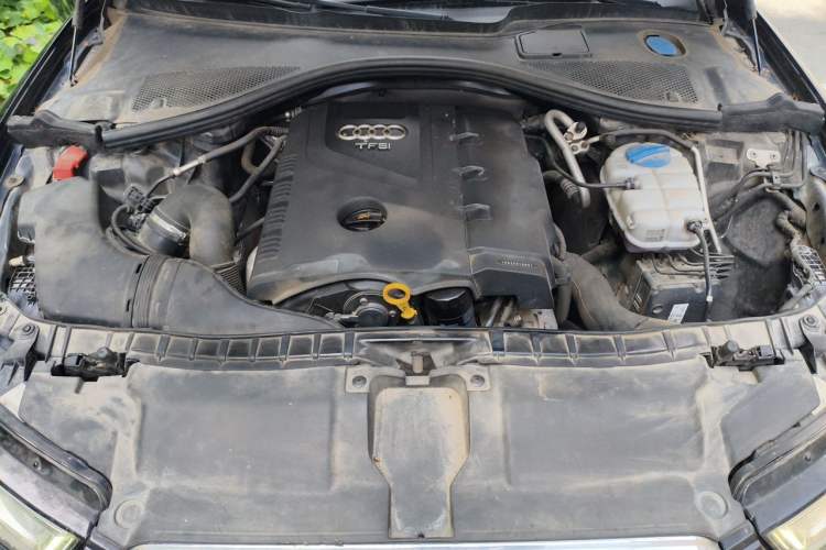 Used Audi A6L 2014 TFSI Standard Model Engine Bay