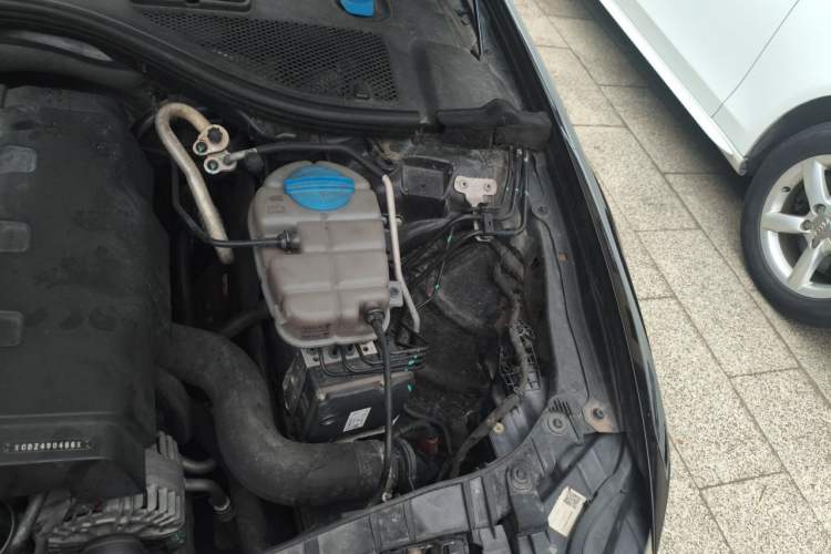 Used Audi A6L 2014 TFSI Standard Model Engine Bay Left