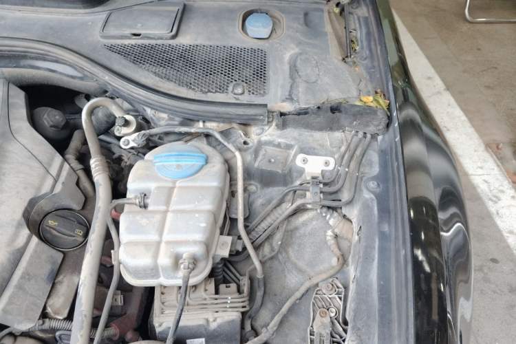 Used Audi A6L 2014 30 FSI Technology Model Engine Bay Left