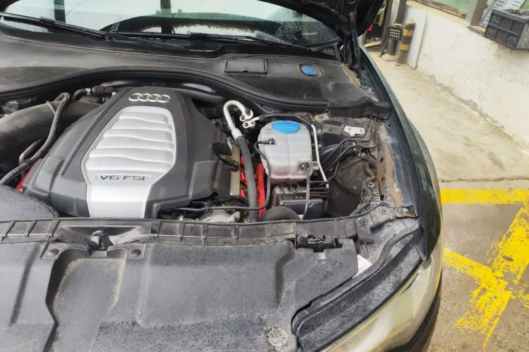 Used Audi A6L 2014 30 FSI Technology Model Engine Bay Left
