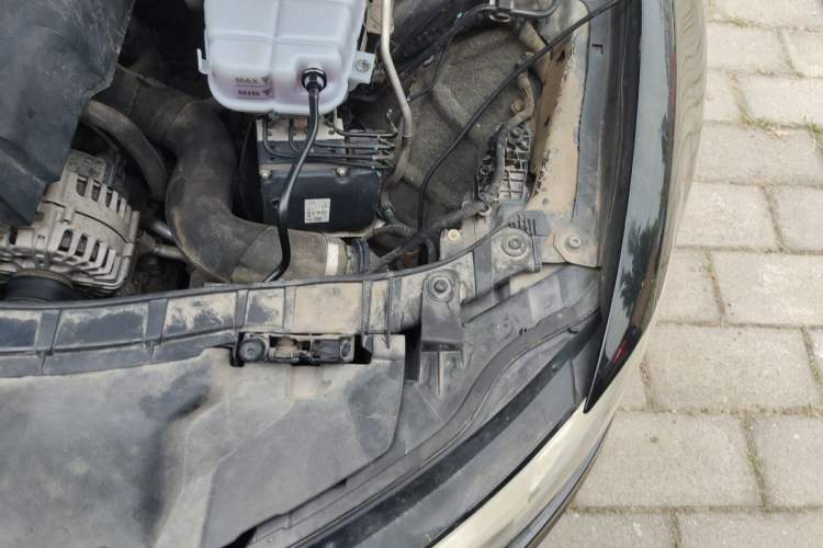 Used Audi A6L 2014 TFSI Comfort Model Engine Bay Left