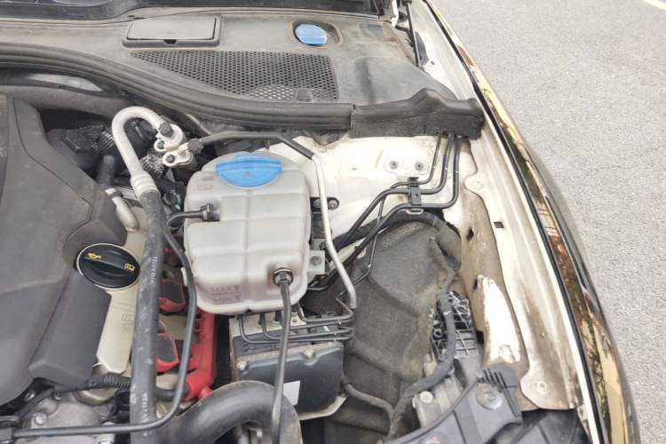 Used Audi A6L 2014 30 FSI Luxury Model Engine Bay Left