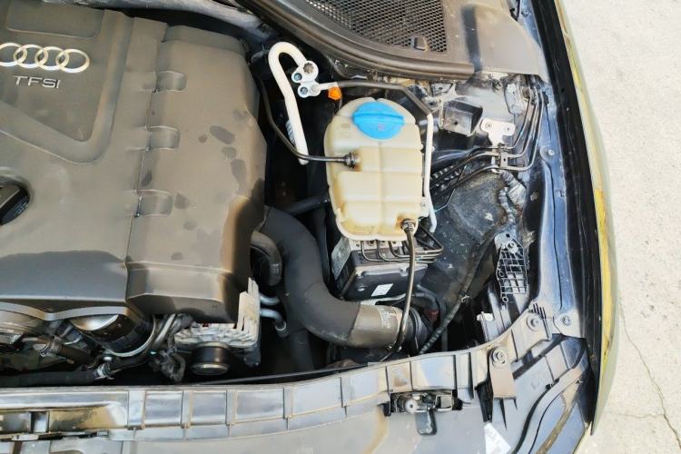 Used Audi A6L 2014 TFSI Standard Model Engine Bay Left