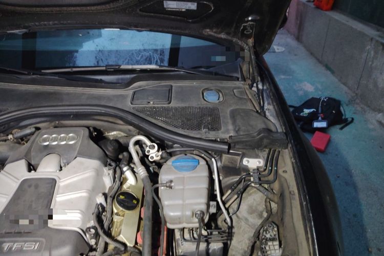 Used Audi A6L 2014 50 TFSI quattro Luxury Model Engine Bay Left