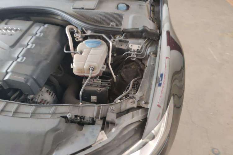 Used Audi A6L 2014 TFSI Standard Model Engine Bay Left
