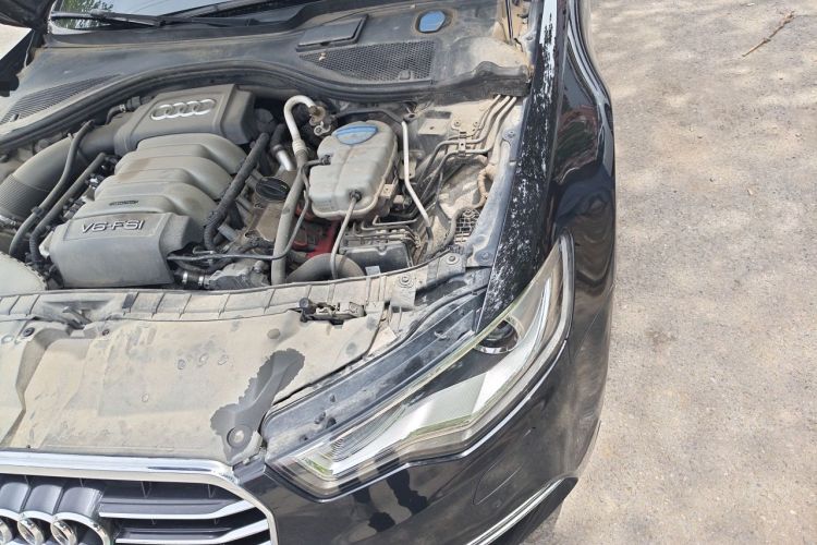 Used Audi A6L 2014 35 FSI Comfort Version Engine Bay Left