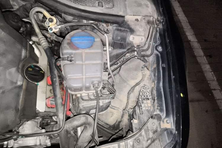 Used Audi A6L 2014 30 FSI Luxury Model Engine Bay Left