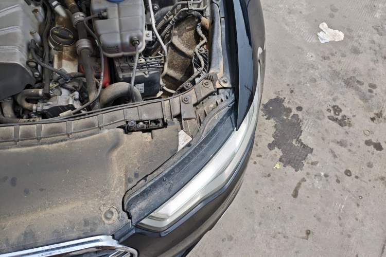 Used Audi A6L 2014 50 TFSI quattro Luxury Model Engine Bay Left