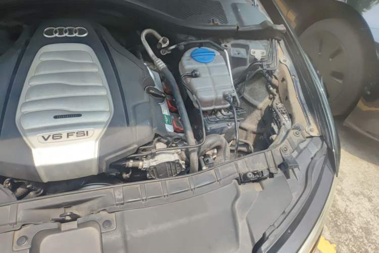Used Audi A6L 2014 30 FSI Technology Model Engine Bay Left
