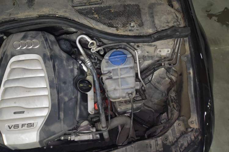 Used Audi A6L 2014 30 FSI Technology Model Engine Bay Left