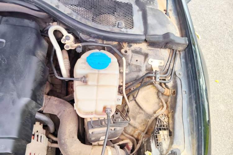 Used Audi A6L 2014 TFSI Standard Model Engine Bay Left