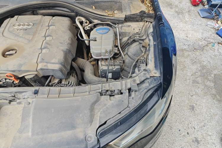 Used Audi A6L 2014 TFSI Standard Model Engine Bay Left