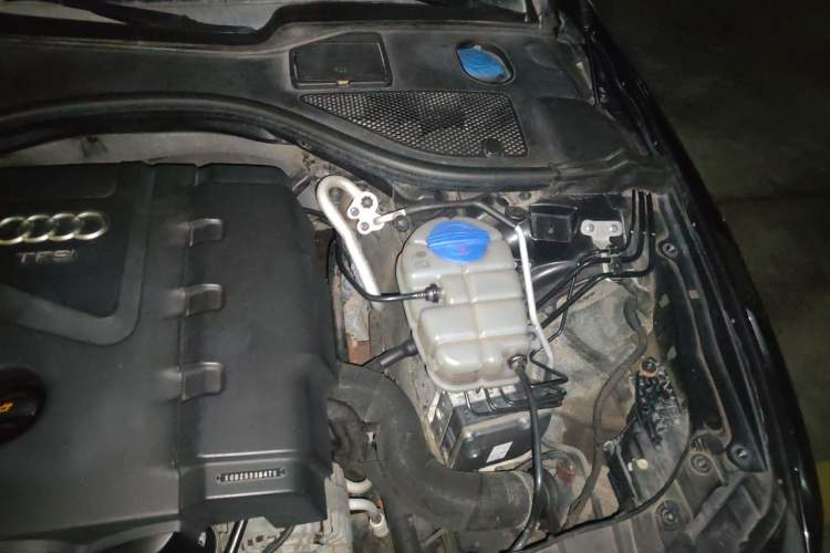 Used Audi A6L 2014 TFSI Standard Model Engine Bay Left