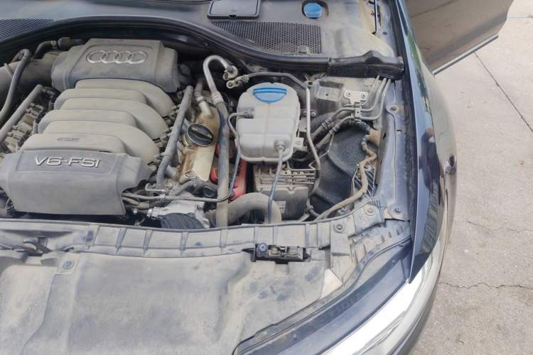 Used Audi A6L 2014 35 FSI quattro Luxury Model Engine Bay Left