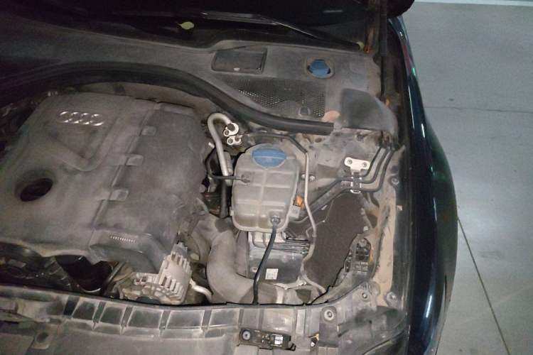 Used Audi A6L 2014 TFSI Standard Model Engine Bay Left