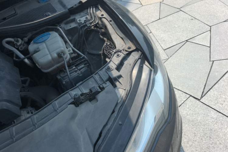 Used Audi A6L 2014 TFSI Standard Model Engine Bay Left