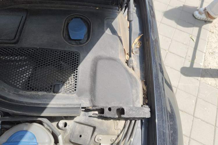 Used Audi A6L 2014 35 FSI quattro Luxury Model Engine Bay Left