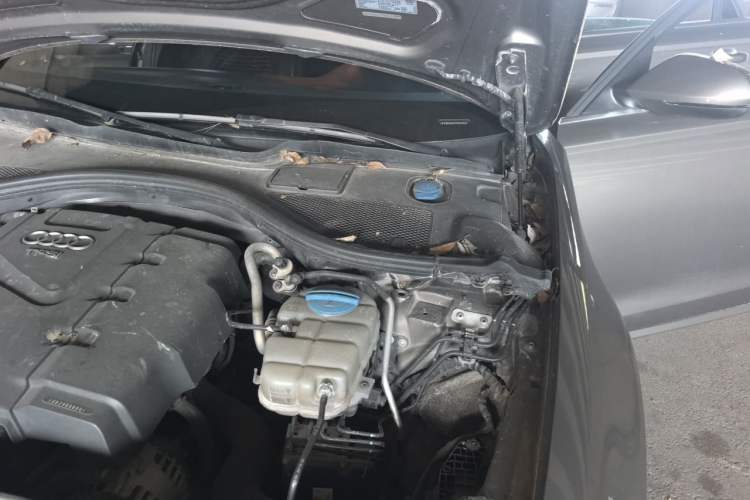 Used Audi A6L 2014 TFSI Standard Model Engine Bay Left