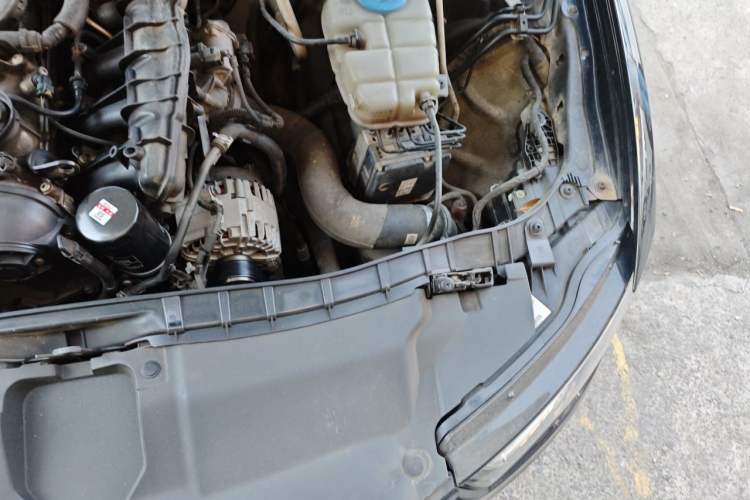 Used Audi A6L 2014 TFSI Standard Model Engine Bay Left