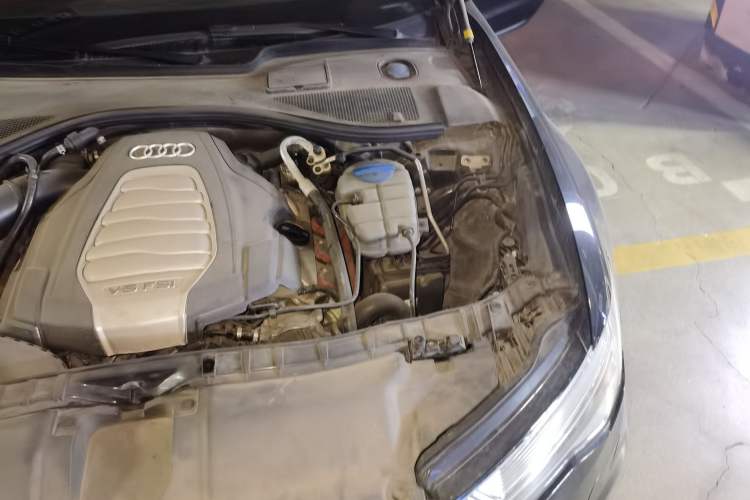 Used Audi A6L 2014 30 FSI Comfort Model Engine Bay Left