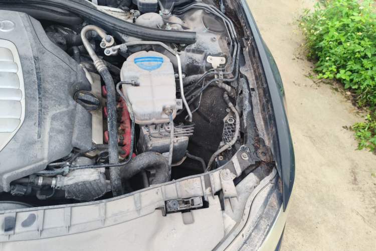 Used Audi A6L 2014 30 FSI Comfort Model Engine Bay Left
