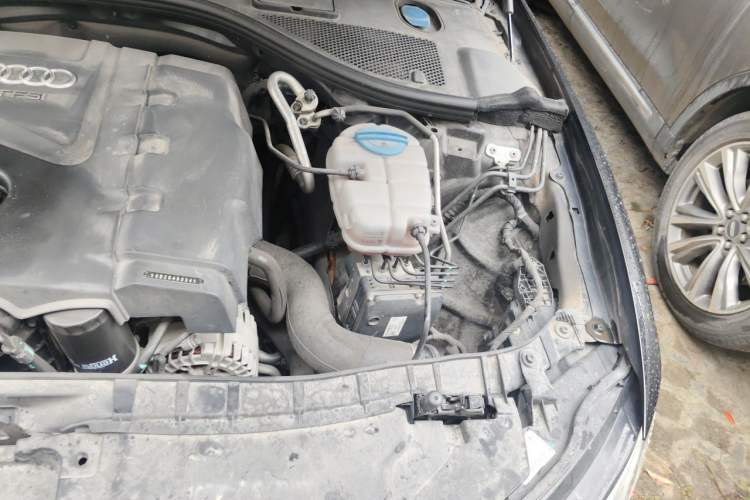 Used Audi A6L 2014 TFSI Standard Model Engine Bay Left