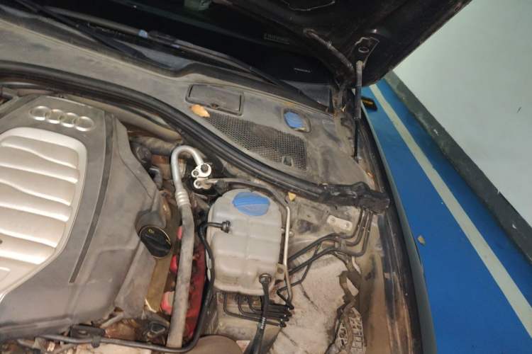 Used Audi A6L 2014 30 FSI Technology Model Engine Bay Left