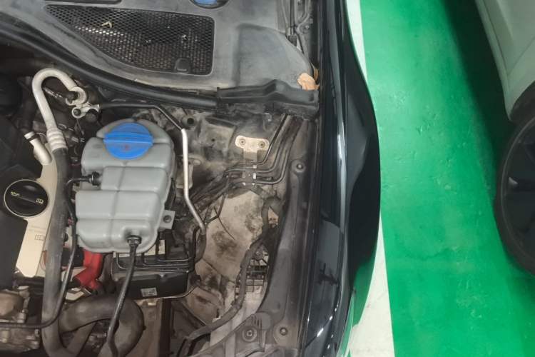 Used Audi A6L 2014 30 FSI Comfort Model Engine Bay Left