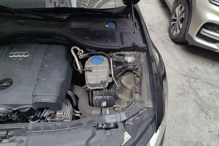 Used Audi A6L 2014 TFSI Standard Model Engine Bay Left