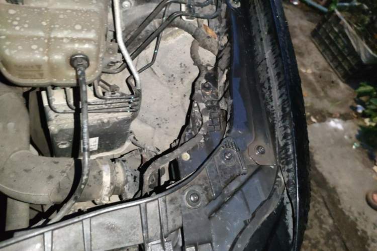 Used Audi A6L 2014 TFSI Standard Model Engine Bay Left