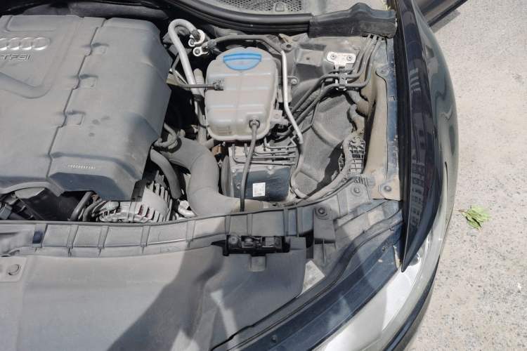 Used Audi A6L 2014 TFSI Comfort Model Engine Bay Left