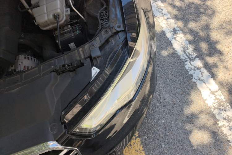 Used Audi A6L 2014 TFSI Standard Model Engine Bay Left