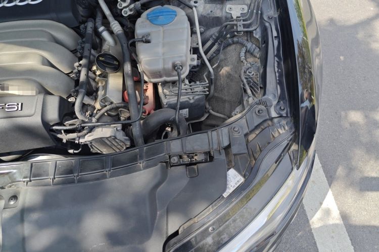 Used Audi A6L 2014 35 FSI quattro Luxury Model Engine Bay Left