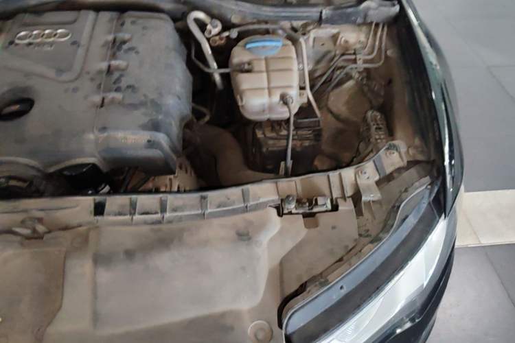 Used Audi A6L 2014 TFSI Standard Model Engine Bay Left