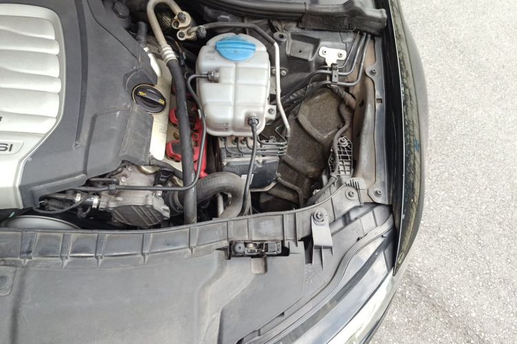Used Audi A6L 2014 30 FSI Luxury Model Engine Bay Left