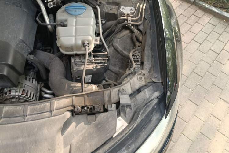 Used Audi A6L 2014 TFSI Comfort Model Engine Bay Left